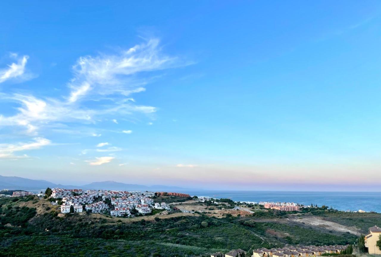 Top Sea View Apartment - 7 Minutes To Sotogrande Castillo de Sabinillas Exteriér fotografie